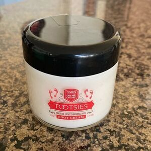 NEW TOOTSIES FOOT CREAM